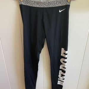 Black Nike “Just Do It” Legging size Medium